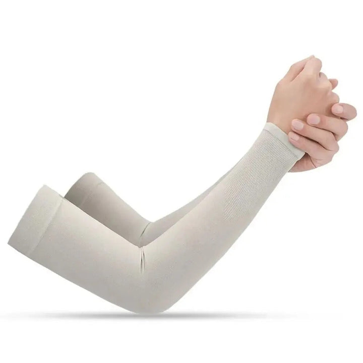 Stay cool with these unisex UV protection arm sleeves for summer outdoor activities. Essential skin protection.