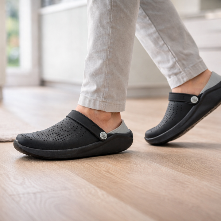 Blue unisex casual sandals, ergonomic with padded arch support for comfortable daily walking.