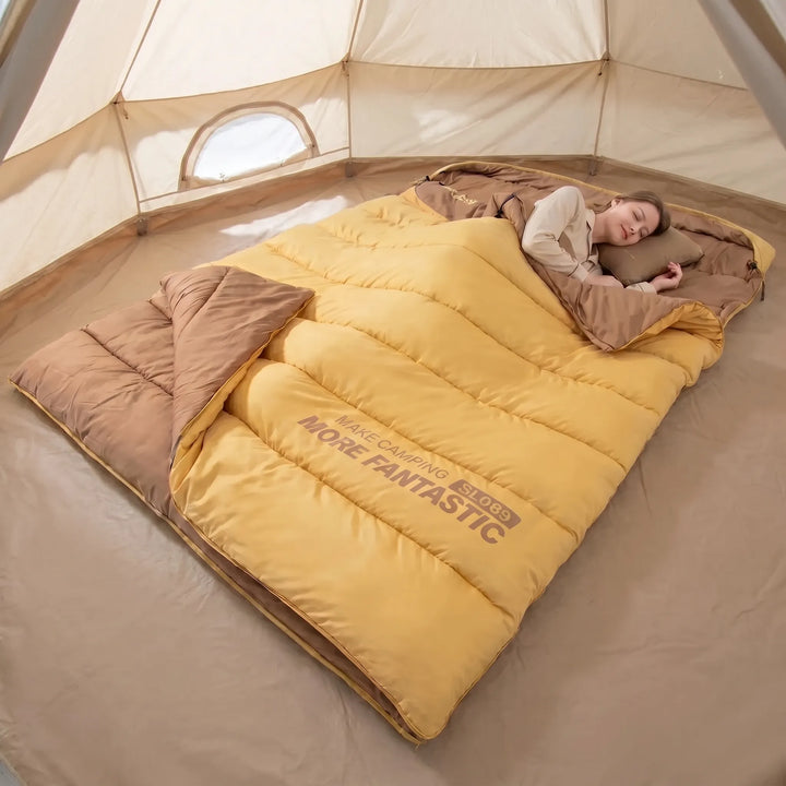 Unisex double sleeping bag for couples. 4-season insulated, perfect for camping & outdoor adventures.