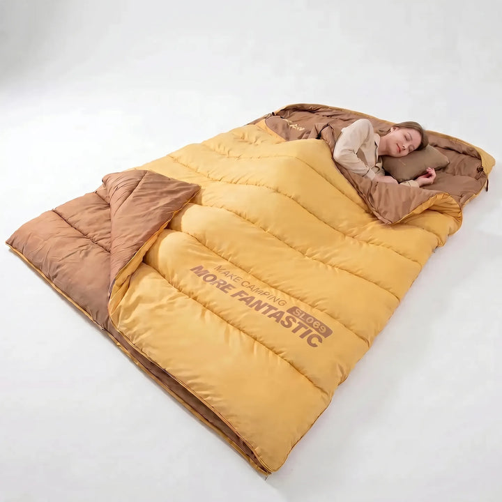 Warm 4-season double sleeping bag, perfect for couples' camping, hiking, and outdoor adventures.