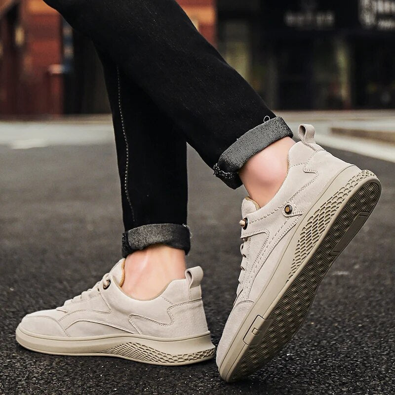 Classic unisex comfort sneakers, ideal for everyday wear, walking, and versatile styling.