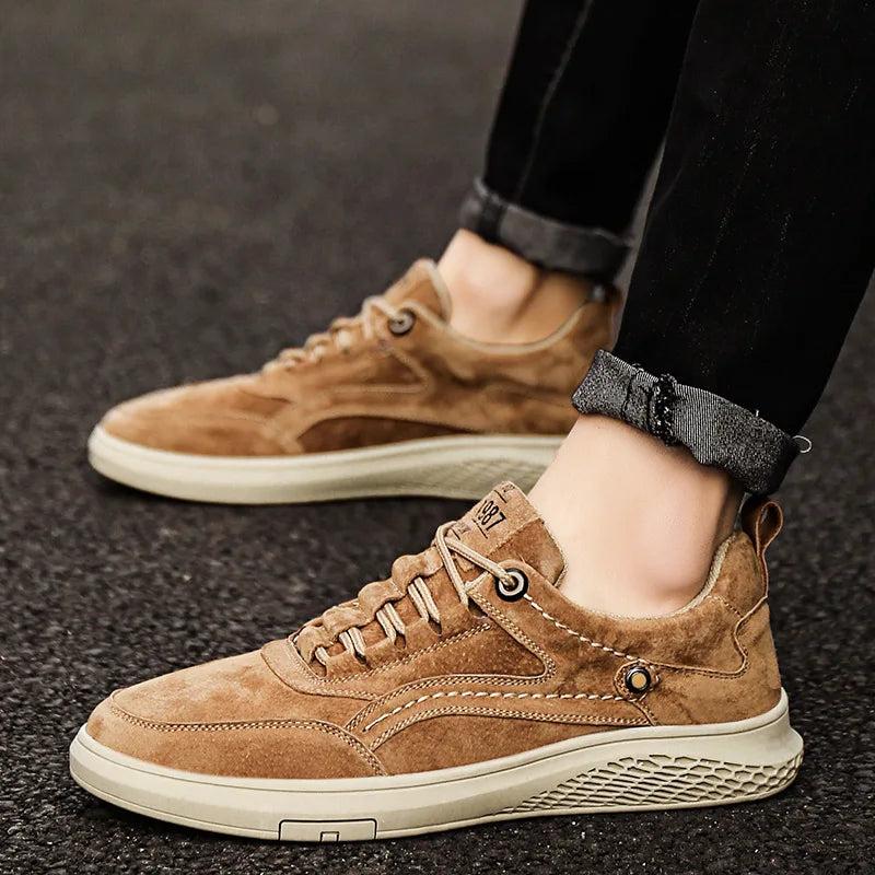 Durable unisex comfort sneakers, classic style, ideal for everyday wear and casual outfits.