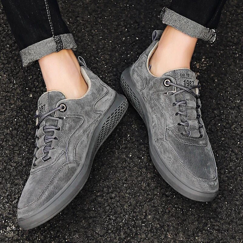 Stylish unisex footwear, retro-inspired comfort sneakers for daily wear and walking.