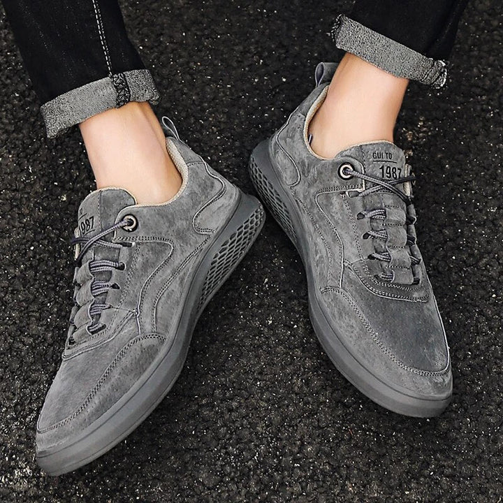 Stylish unisex footwear, retro-inspired comfort sneakers for daily wear and walking.