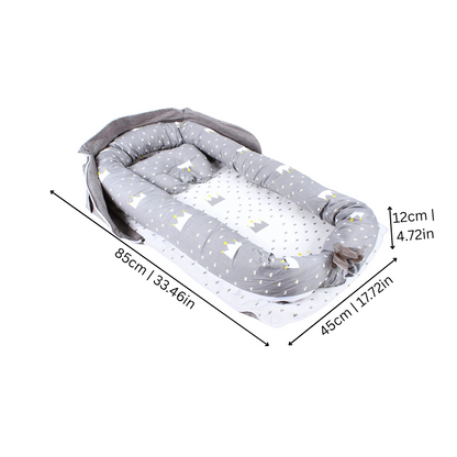 Portable baby travel crib, foldable design for easy transport, breathable mesh promotes safe sleep for infants.