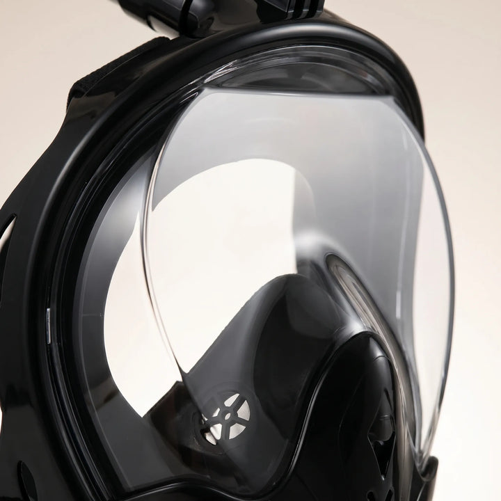 Comfortable unisex full-face snorkel mask for adults, featuring a panoramic view and easy breathing for diving.