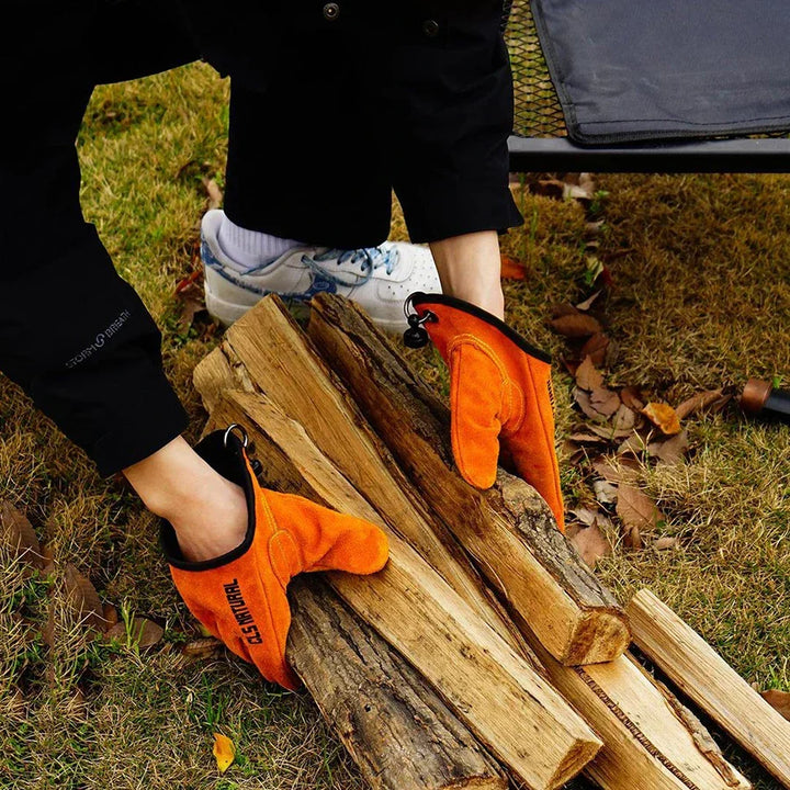 Heavy-duty heat-resistant protective gloves for grilling, welding, and high-temp tasks. Ensures maximum hand safety.