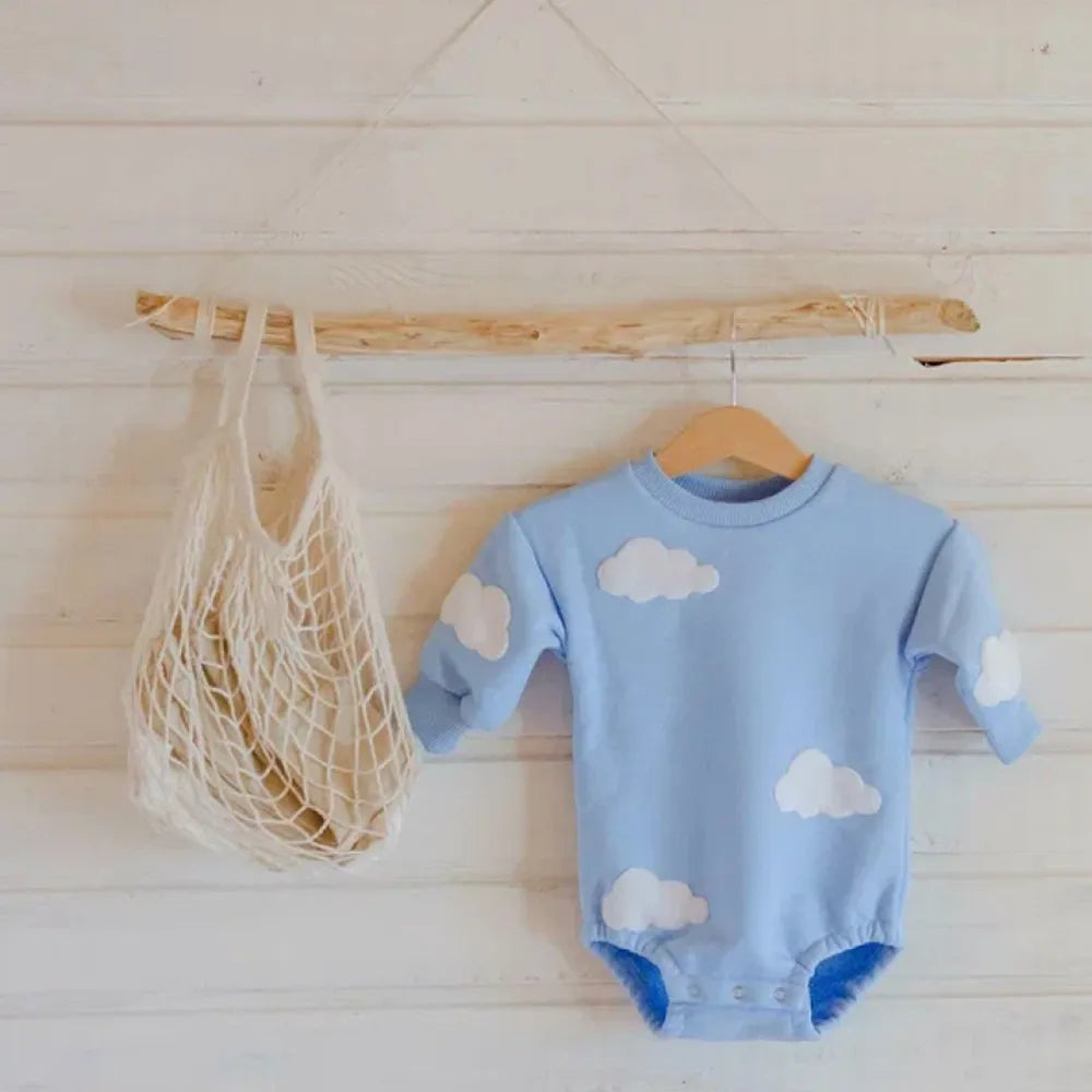 Unisex infant cloud print cotton romper jumpsuit, perfect for newborns & toddlers, soft and cute baby fashion.