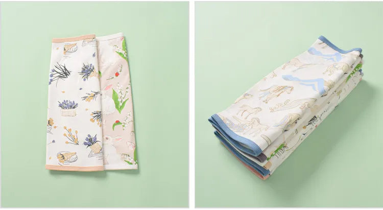 Unisex infant wrap with tiny heart motifs, a charming newborn blanket for belly protection & sleep