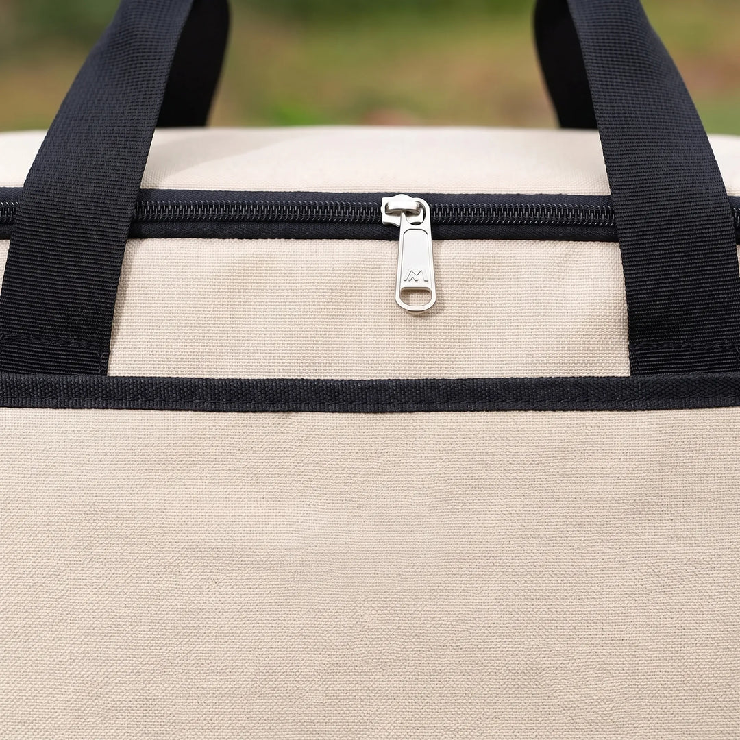 Portable lunch bag & food carrier, ideal for travel, picnics, and daily use.