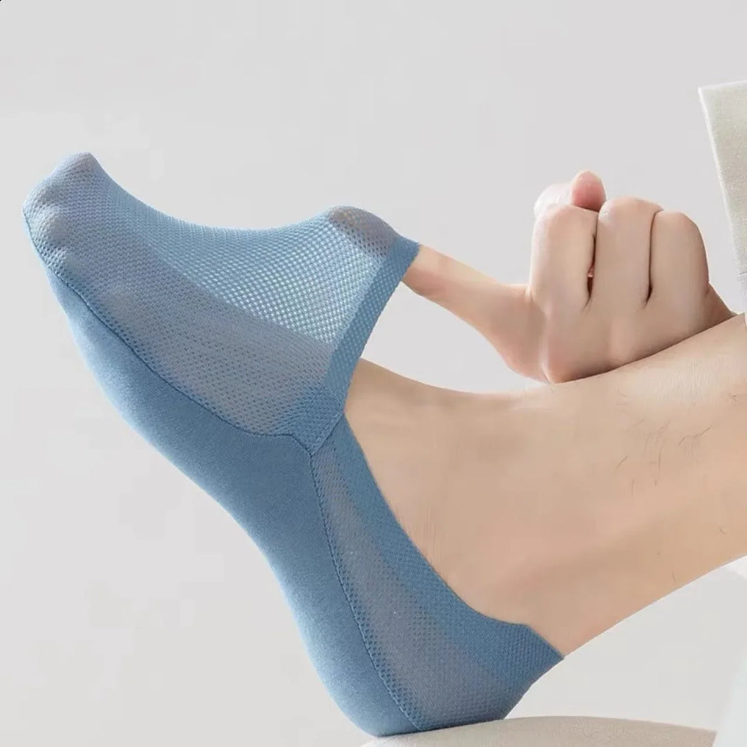 Anti-slip no-show socks for secure, all-day comfort. Unisex design, low-cut for sneakers, breathable & invisible fit.