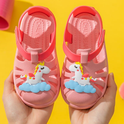 Unisex baby sandals with adjustable straps, non-slip design for safe outdoor adventures in summer