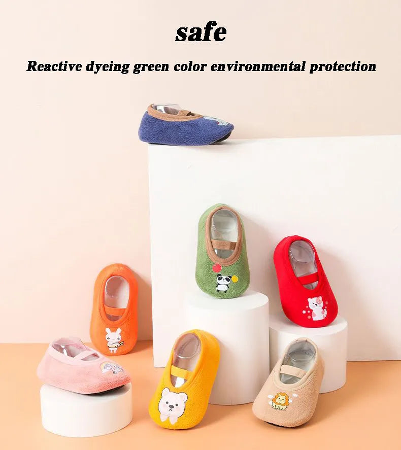 Green turtle cartoon non-slip sneakers for toddlers, soft knit baby shoes for playing