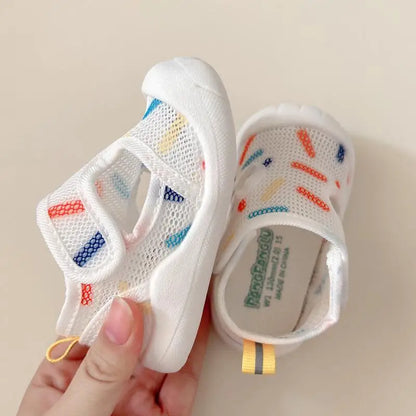 Lightweight toddler summer footwear, breathable mesh upper for active boys and girls.