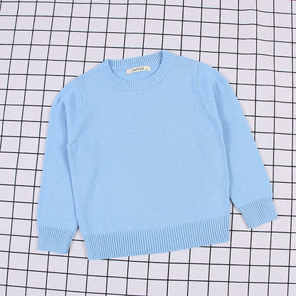 Unisex knit pullover with chunky cable texture, stylish and warm