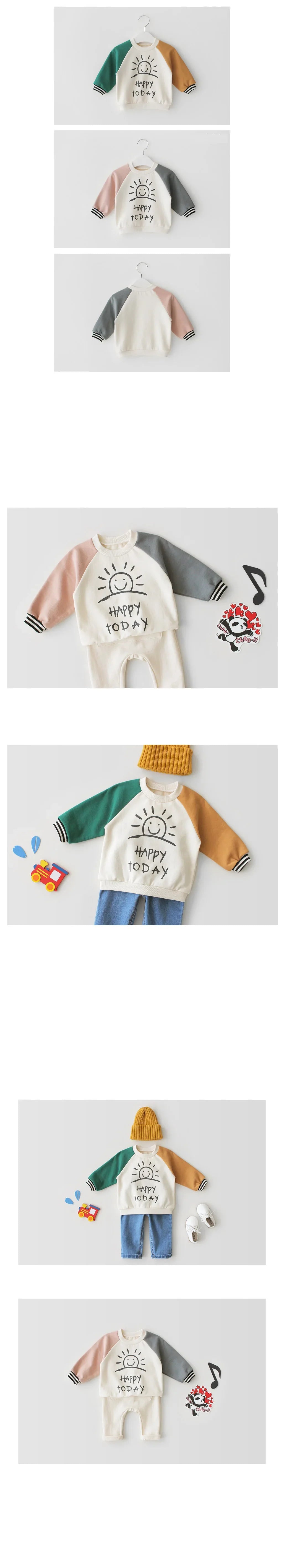 Stylish unisex kids' tee, long sleeve cotton with modern 'Future' lettering, great for casual outfits.