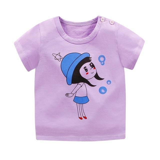 Comfortable gray unisex baby t-shirt with a sweet cartoon rainbow, perfect short-sleeve summer apparel.