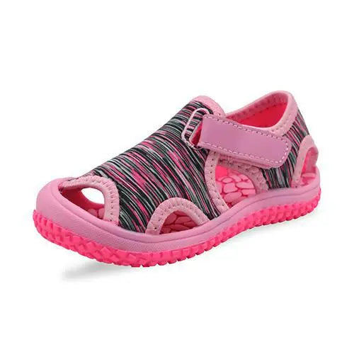 Quick dry kids' sandals, black and red, ideal for beach, poolside, and all water activities