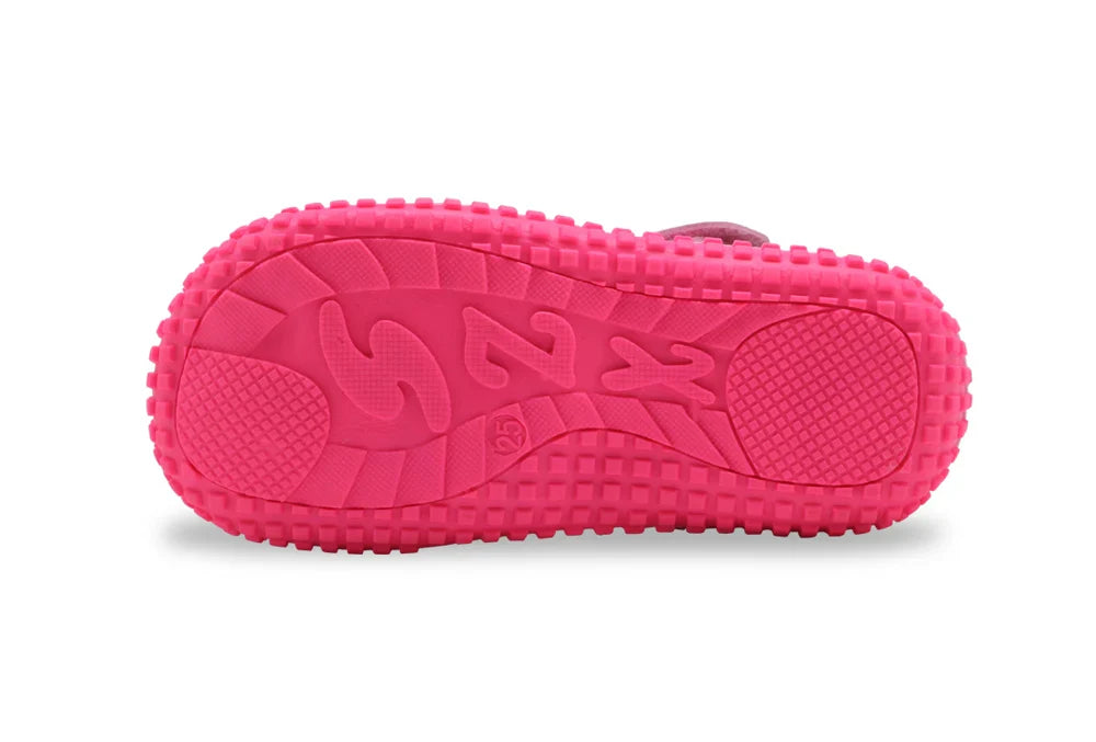 Unisex sport sandals, perfect for summer camp and water parks, providing comfort and traction