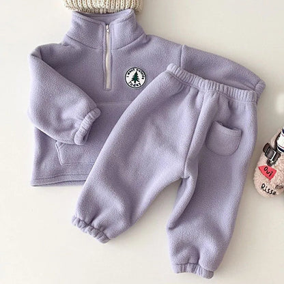Kids winter wear: comfortable and warm knit pants, gray, for toddlers.