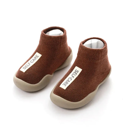 Stylish non-slip knitted baby boots, suitable for all infants, all seasons.