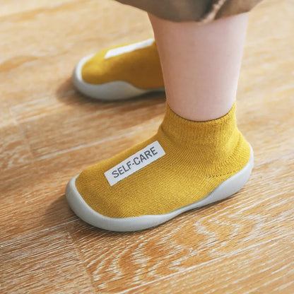 Cute baby non-slip knitted boots for first walkers, all season infant shoes.