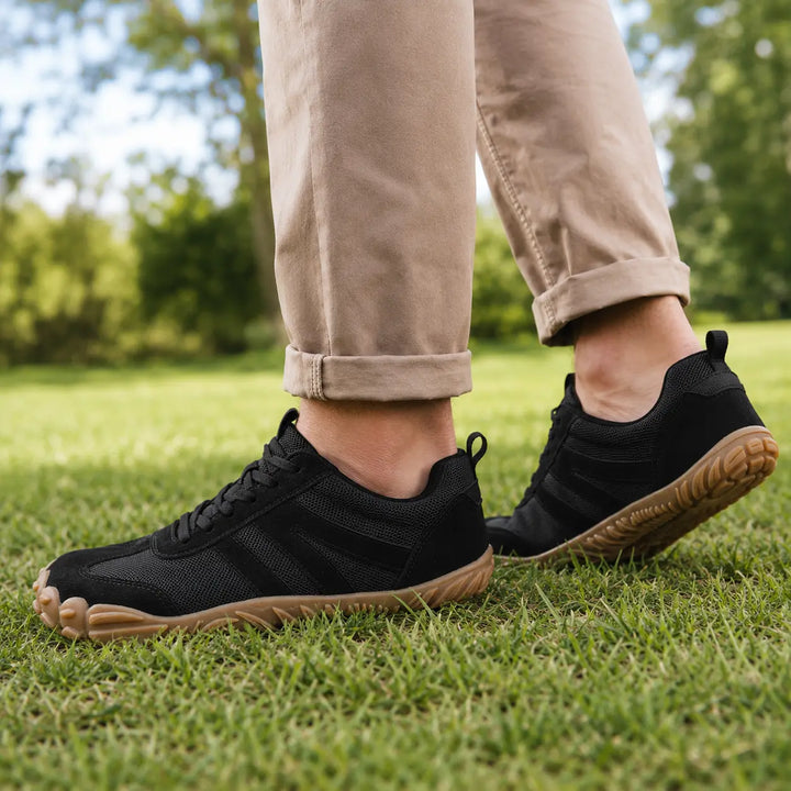 Flexible, non-slip barefoot hiking shoes, unisex, wide fit, for natural comfort & outdoor agility.