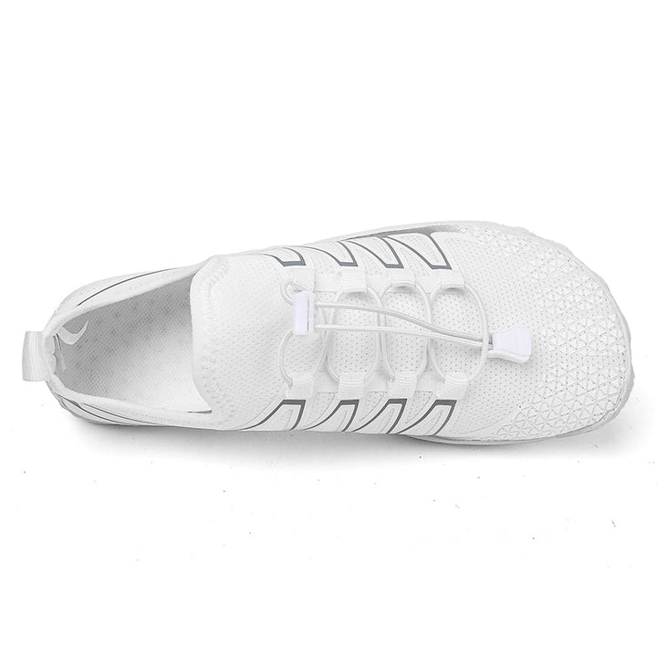Flexible sole barefoot training shoes, promoting ground feel and foot strength.