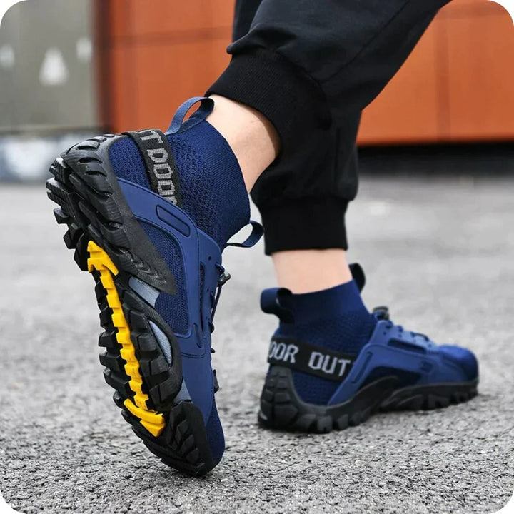 Breathable, unisex barefoot shoes with a flexible sole, ideal for natural movement and everyday wear.