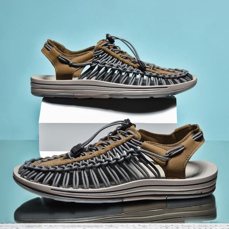 Comfortable unisex summer sandals, lightweight footwear for all-day casual wear.