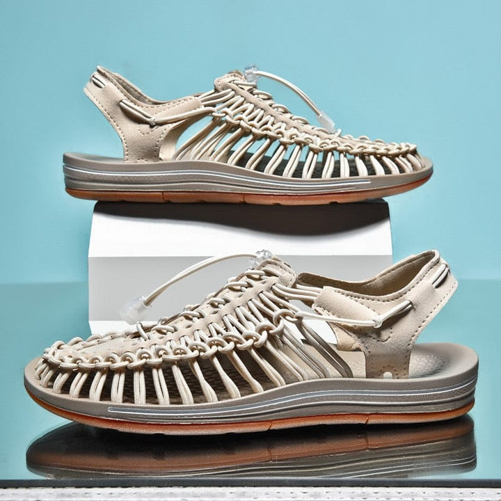 Comfortable lightweight unisex sandals, ideal for walking, beach, and summer vacation.