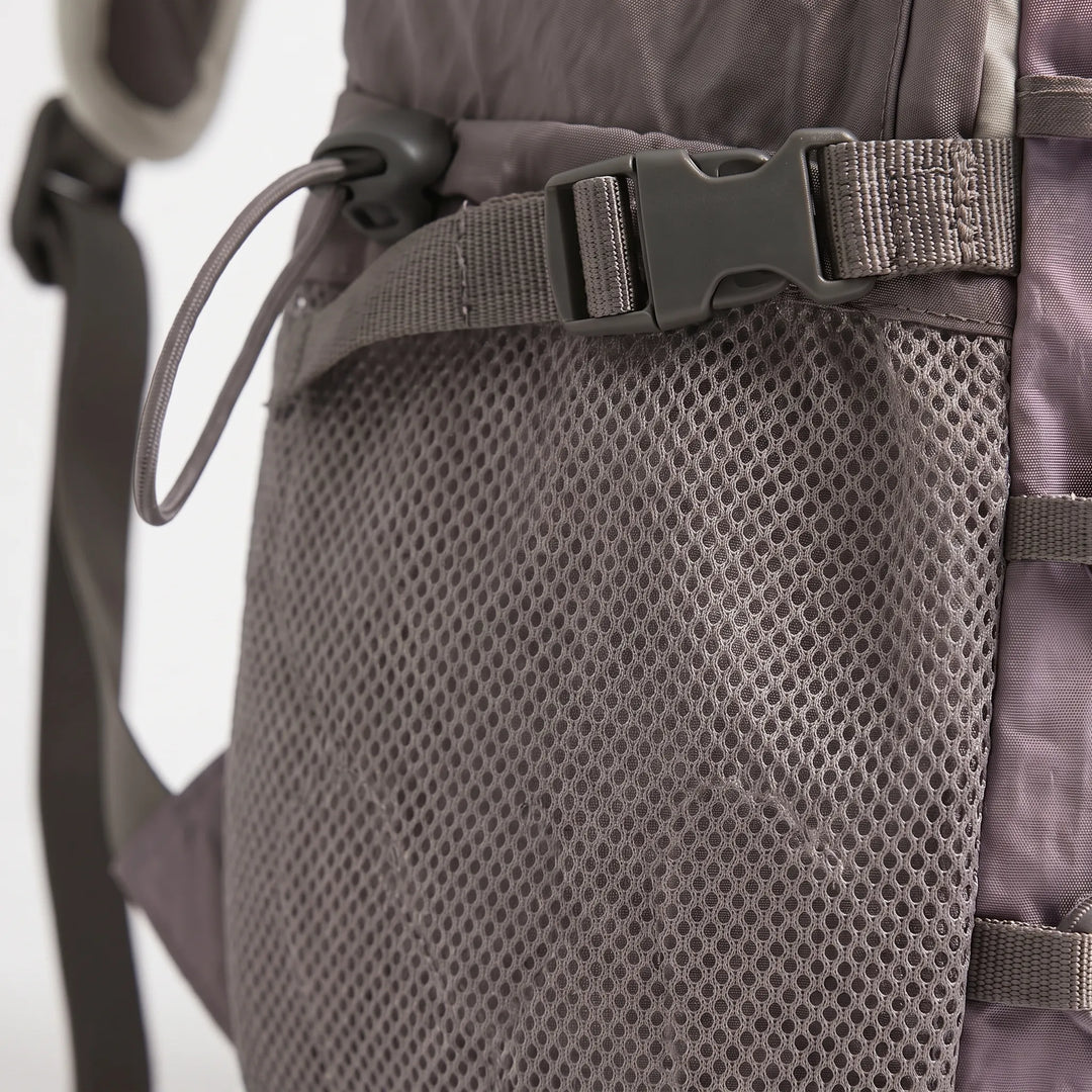 Comfortable unisex daypack, lightweight for travel, hiking & outdoor activities; durable nylon.