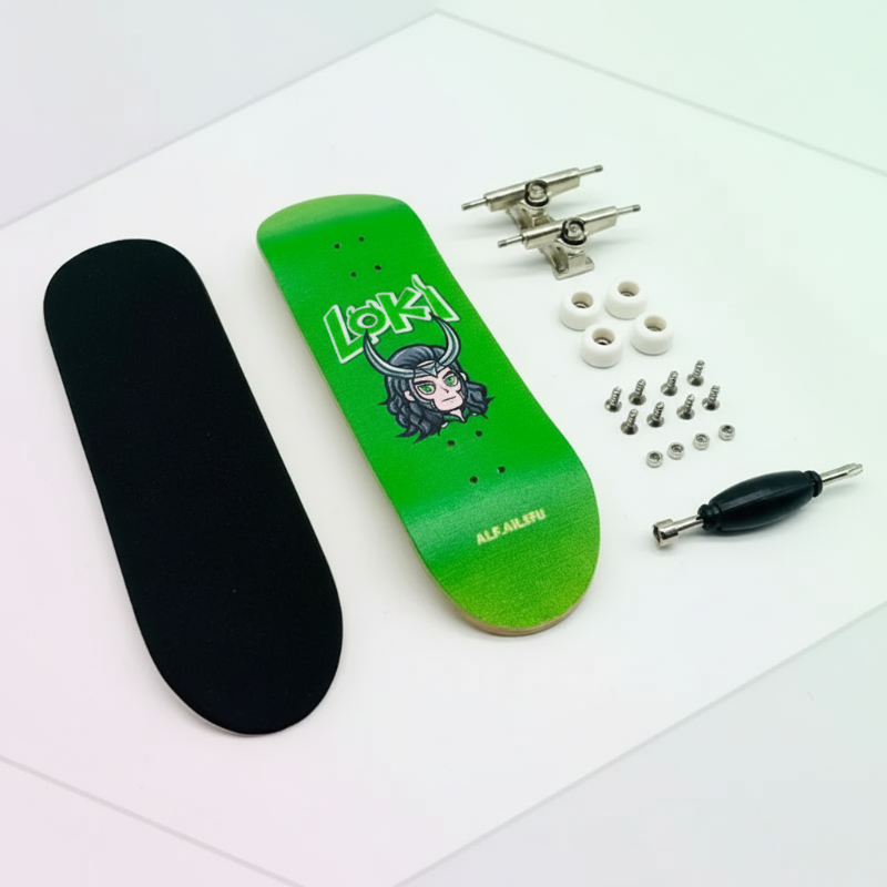 Unisex wooden mini fingerboard with robust design, great for skate practice