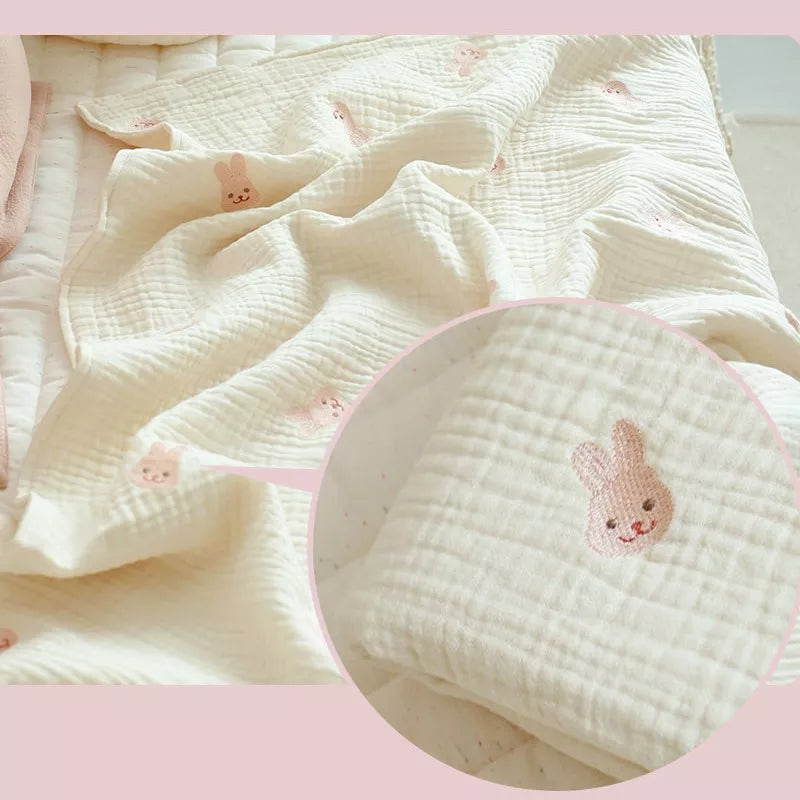 Cotton baby blanket, gender-neutral, with a lovely embroidered puppy, a thoughtful and soft baby gift.