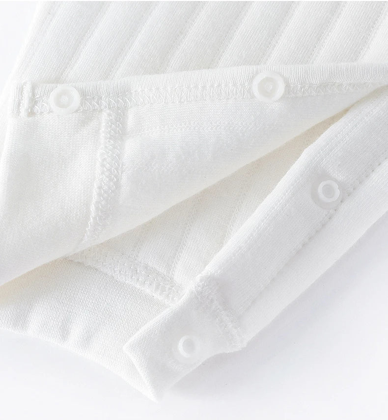 Unisex baby jumpsuit made from breathable cotton, ideal for seasonal layering
