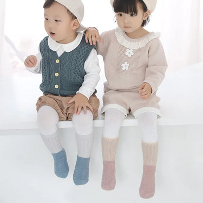 Soft cotton non-slip newborn socks, ideal for winter and chilly weather