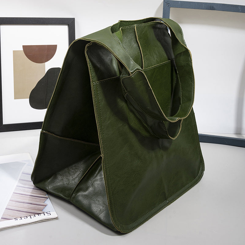 Ergonomic design of a unisex oversized duffel, a comfortable carry-on travel bag for weekends.