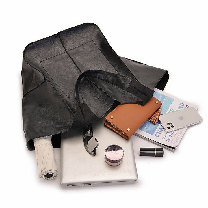 Perfect travel gift: a stylish unisex oversized duffel bag for weekend trips & adventures.
