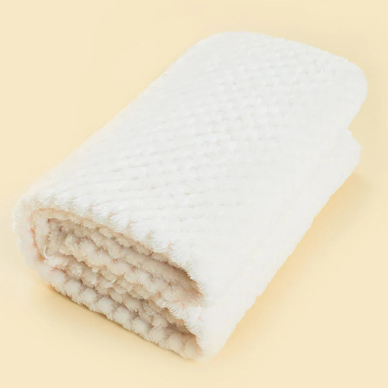 Soft polyester pineapple plaid baby blanket, designed for infant and toddler use