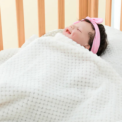 Pineapple plaid polyester baby blanket, comfortable for newborns and toddlers, four seasons