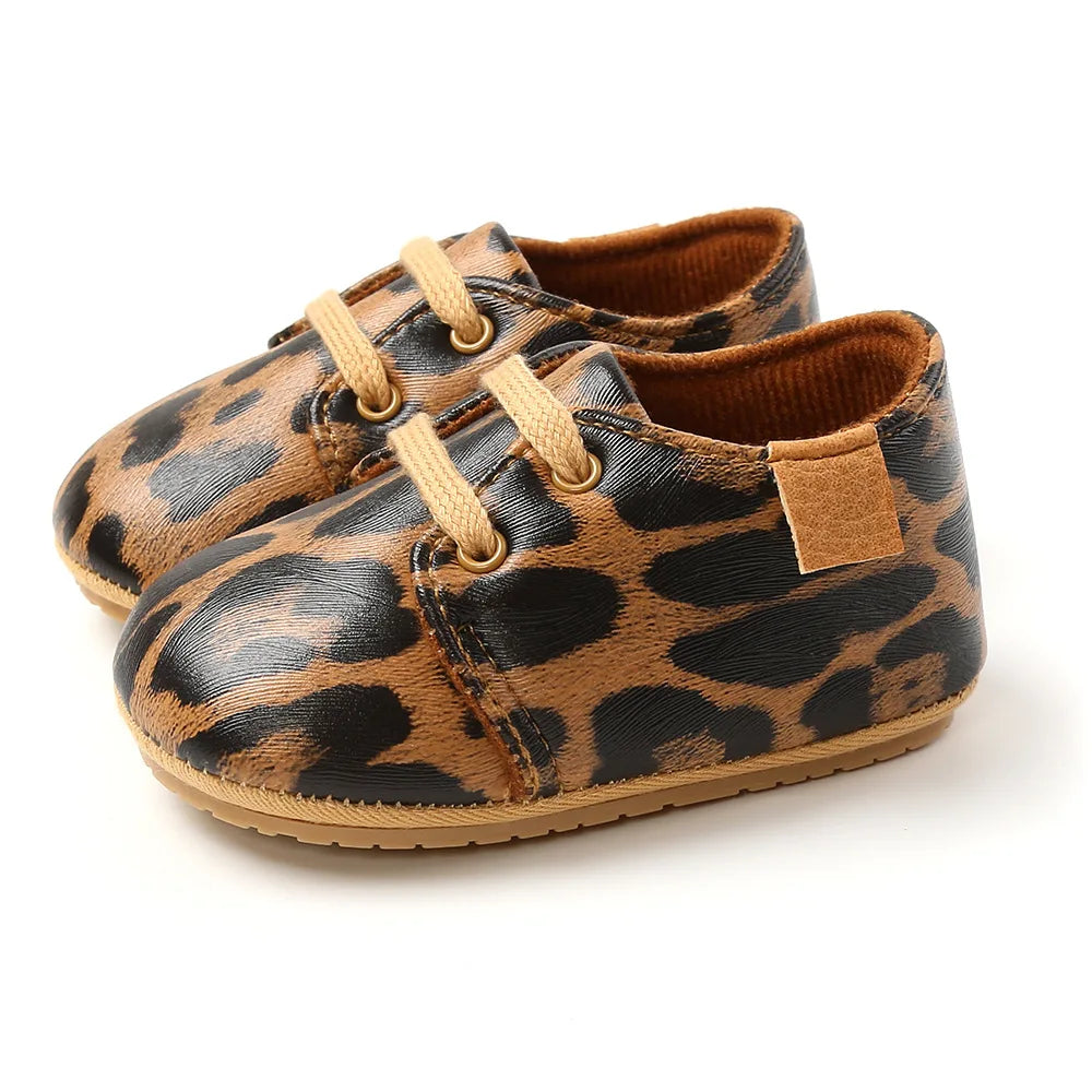 Unisex retro brown leather baby moccasins with soft anti-slip sole for toddlers