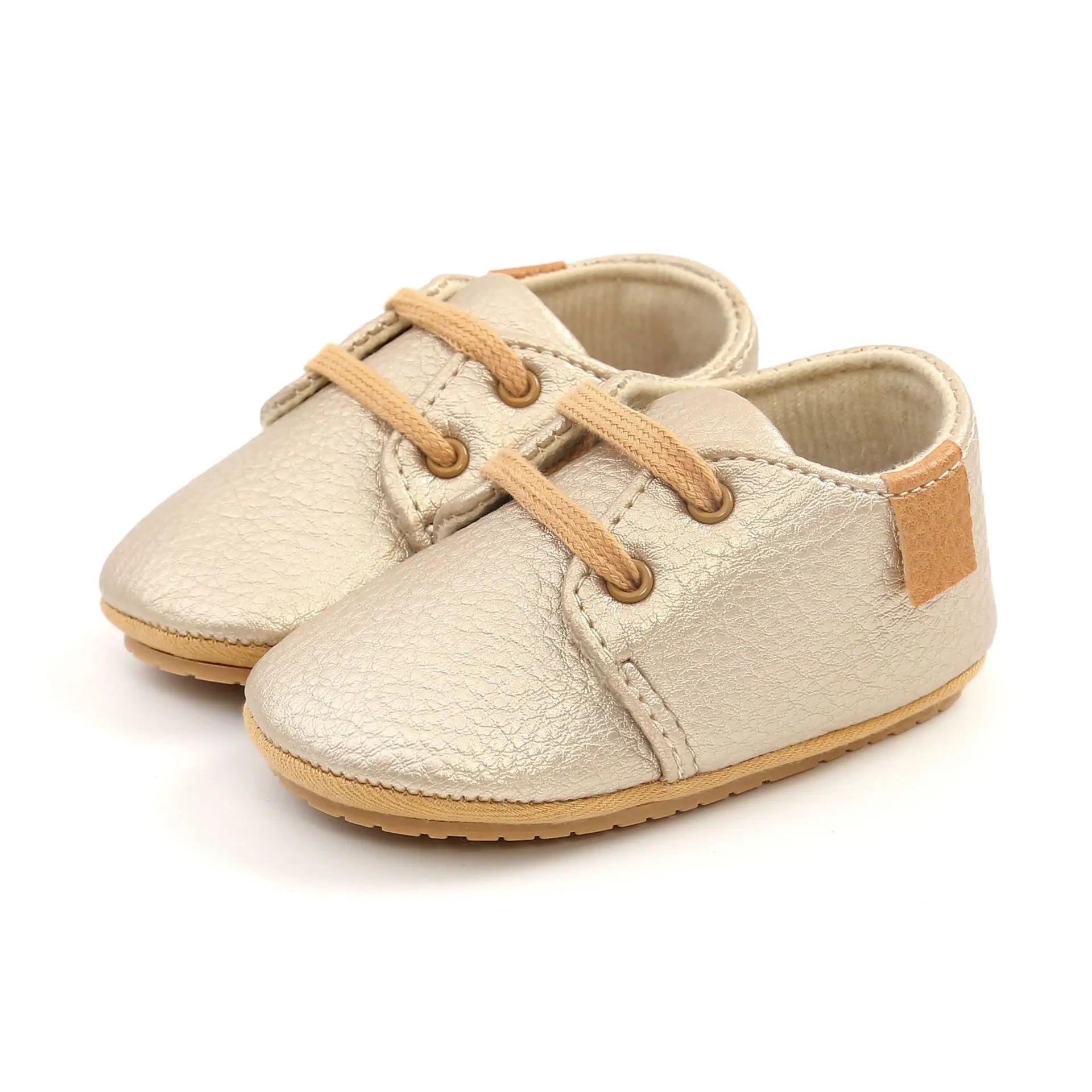 Retro baby shoes in navy blue leather, soft sole and anti-slip for infants