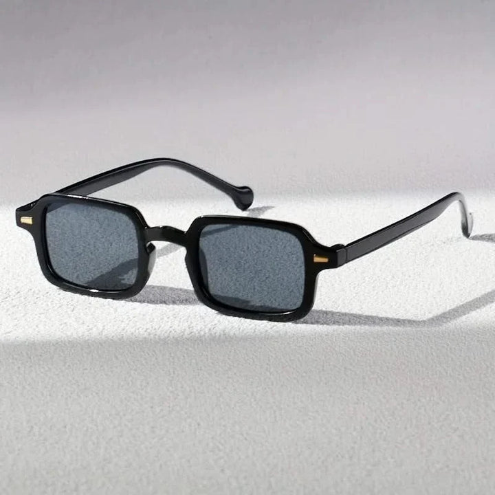 Statement style retro square eyewear. Unisex anti-glare sunglasses with anti-scratch protection. Fashion accessory.