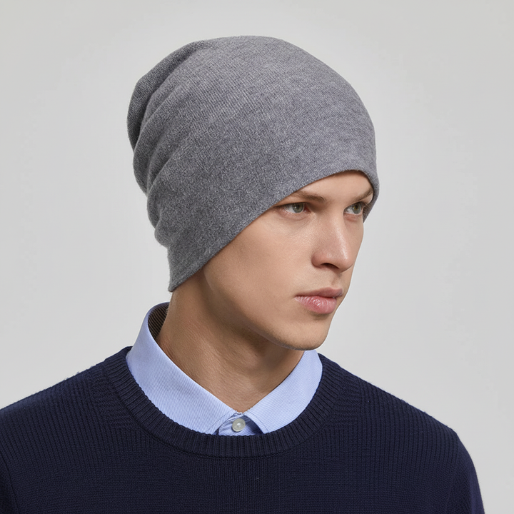 Slouchy beanie hat for men & women. An ideal warm accessory for winter adventures.