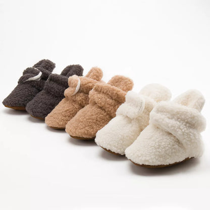 Warm baby shoes: unisex soft fluff booties, cotton, anti-slip soles, perfect for newborn infants.