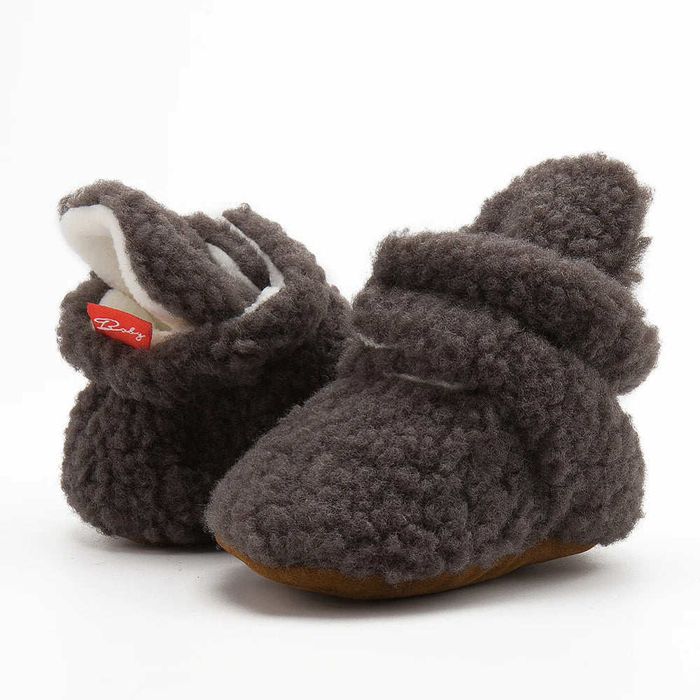 Soft fluff baby booties for newborns, unisex, anti-slip, cotton, perfect cozy first walkers.