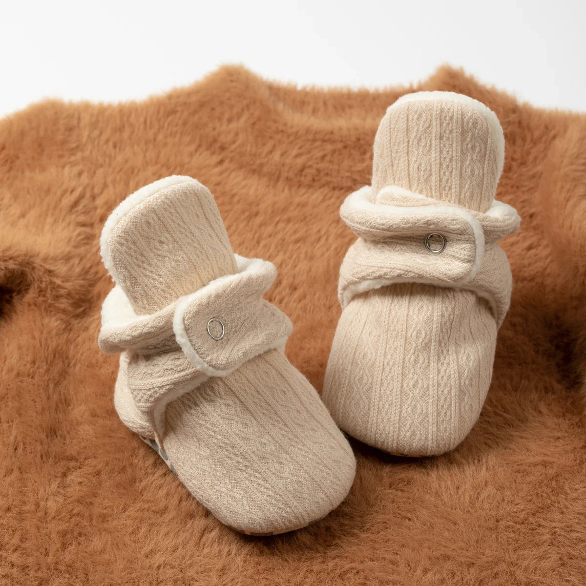 Unisex warm baby shoes: soft fluff booties, cotton, anti-slip sole, ideal for infant first walkers.