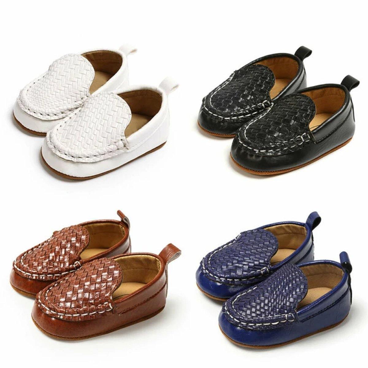 Unisex soft sole leather moccasin boots for baby, ideal first walking shoes with non-slip grip