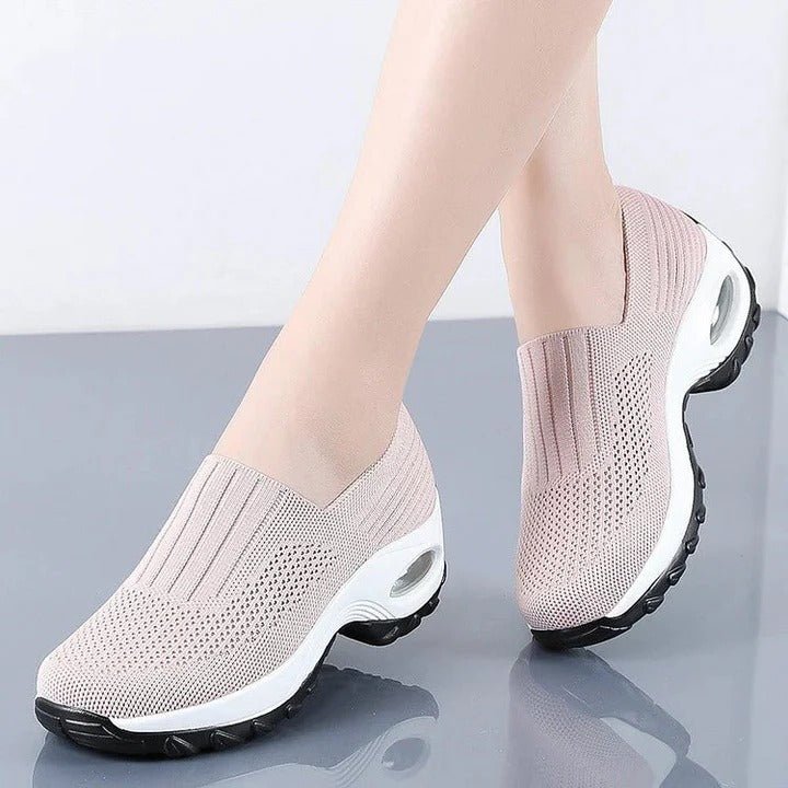 Casual SOLEEASE unisex slip-on shoes for everyday wear, featuring orthopedic arch and heel support.