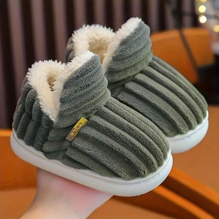 Durable unisex thermal house slippers, built for lasting winter comfort & coziness.